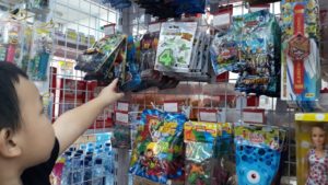Rak Display Produk Kategori GMS (ACS, TOY, STA, DIA, BKC, CNA, HNM, MHR) di Indomaret & Alfamart